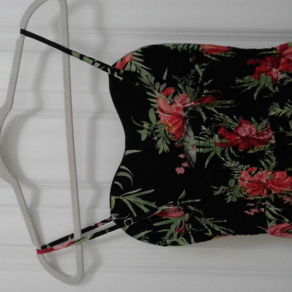 NWOT Tropical Floral Print Smocked Back Dress - Black Size M - Picture 4 of 4